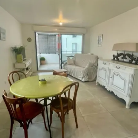 66m With Terrace In *